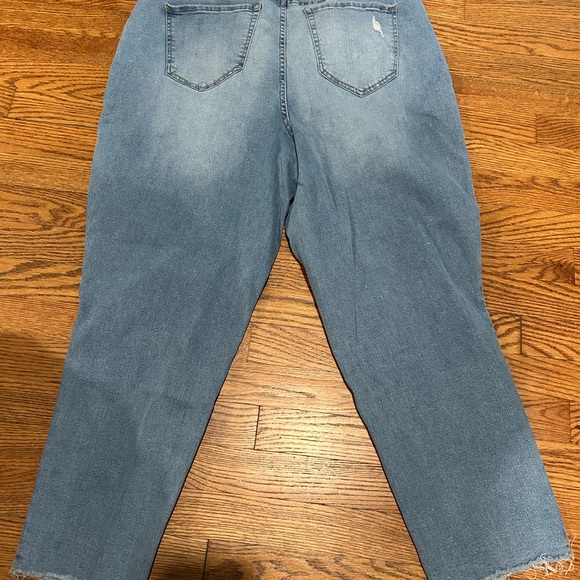 Nicole Miller Nomad Light Blue Cropped Distressed Jeans - Picture 2 of 4